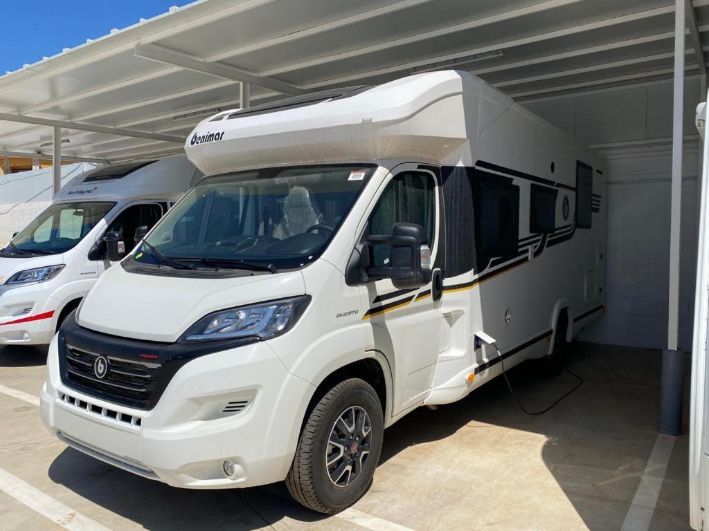 Magnifica Autocaravana Adria Matrix Axess 670Sl Гранада Экстерьер фото